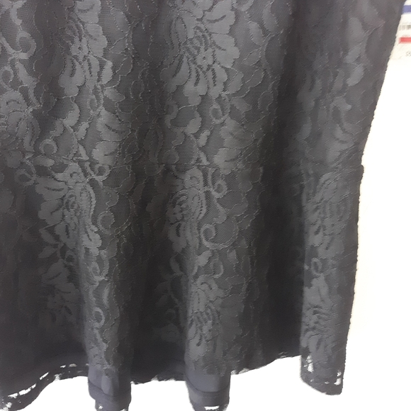 NWT Thalia Sodi Women's Metallic trim lace top - Picture 3 of 9